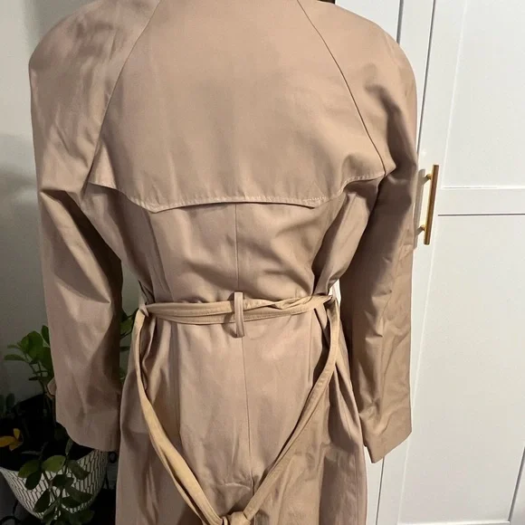 Ralph Lauren Beige Double-Breasted Trench Coat - Picture 9 of 10